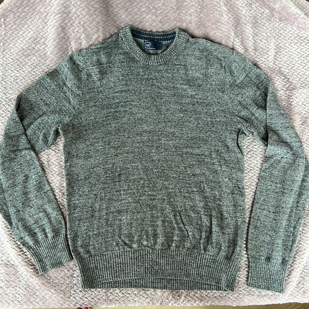 GAP Charcoal gray men’s sweater